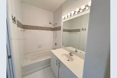 10132 NW 7th St #102, Miami, FL 33172 - Photo 9