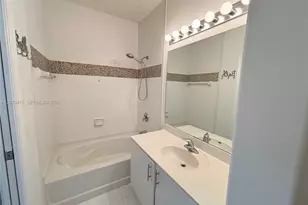 10132 NW 7th St, Miami, FL 33172 - Photo 9