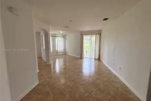 10132 NW 7th St, Miami, FL 33172 - Photo 5