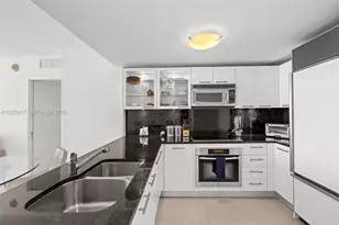6801 Collins Ave, Miami Beach, FL 33141 - Photo 3