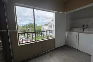 2881 N Oakland Forest Dr, Oakland Park, FL 33309 - Photo 3