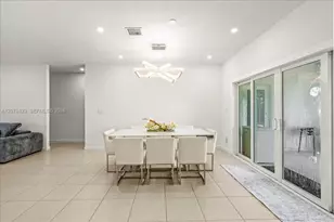 19803 SW 321st St, Homestead, FL 33030 - Photo 9