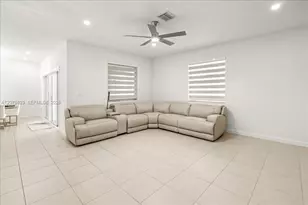 19803 SW 321st St, Homestead, FL 33030 - Photo 15