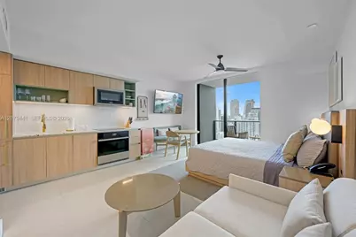 159 NE 6th St #3706, Miami, FL 33132 - Photo 3