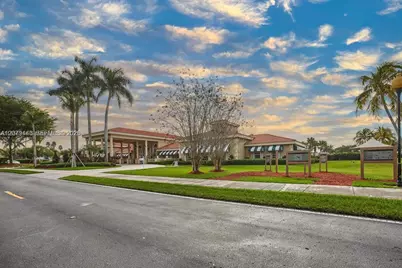 590 SE 19th Dr, Homestead, FL 33033 - Photo 33