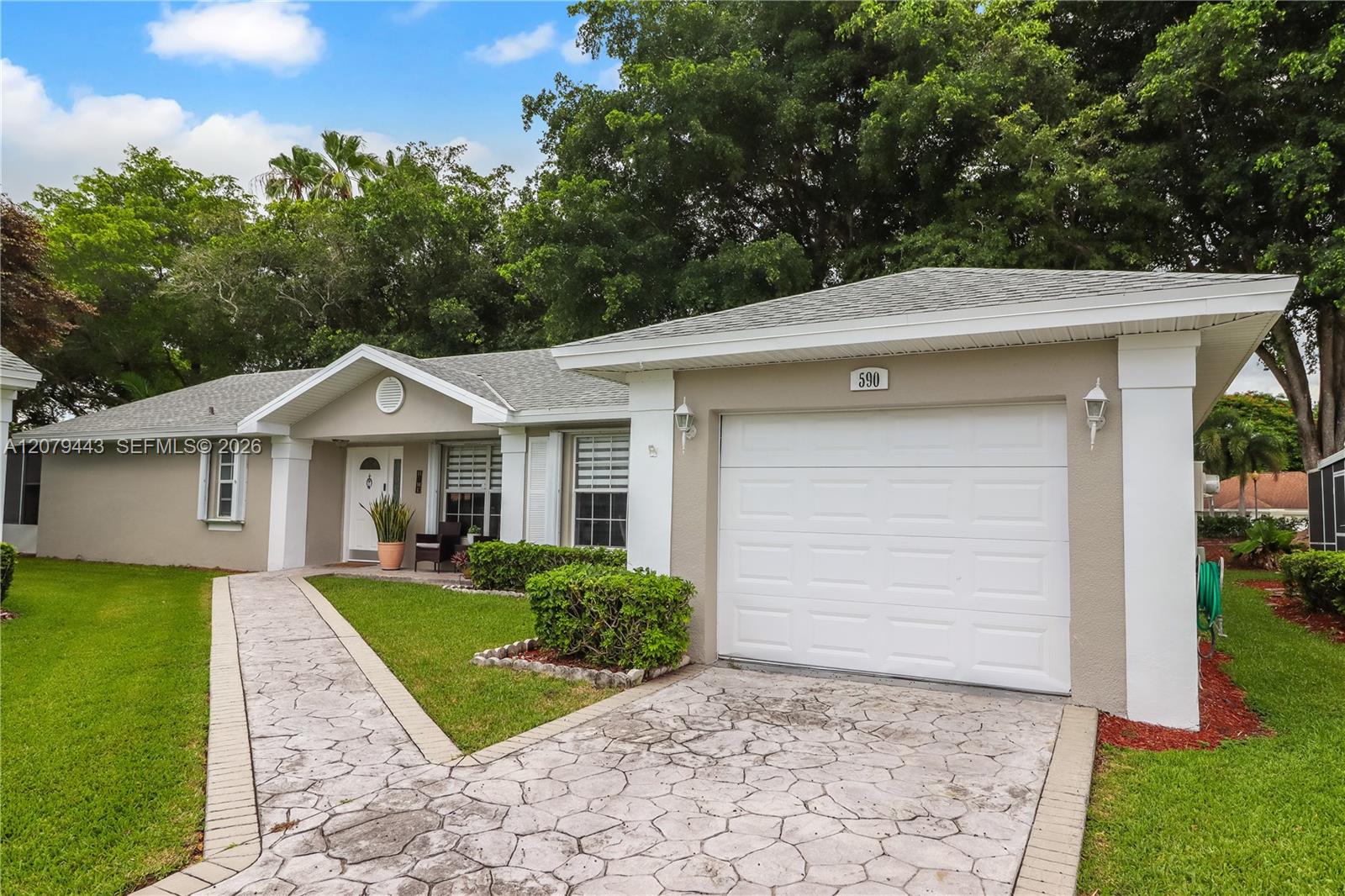 590 SE 19th Dr