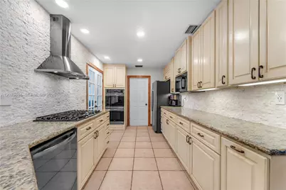 32205 SW 199th Ct, Homestead, FL 33030 - Photo 15