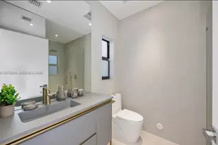 900 W 47th Ct, Miami Beach, FL 33140 - Photo 11