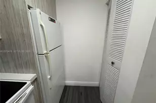 8002 SW 149th Ave, Miami, FL 33193 - Photo 9