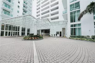 41 SE 5th St, Miami, FL 33131 - Photo 25