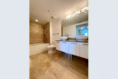 41 SE 5th St #2405, Miami, FL 33131 - Photo 13