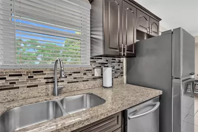 628 SW 4th St, Hallandale Beach, FL 33009 - Photo 11