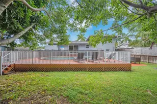 628 SW 4th St, Hallandale Beach, FL 33009 - Photo 25