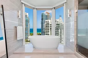 300 South Pointe Dr, Miami Beach, FL 33139 - Photo 29