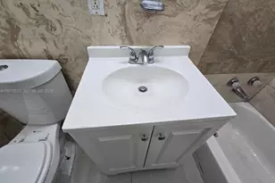 2431 NW 9th St, Fort Lauderdale, FL 33311 - Photo 5