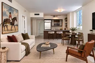 55 SE 6th St, Miami, FL 33131 - Photo 3