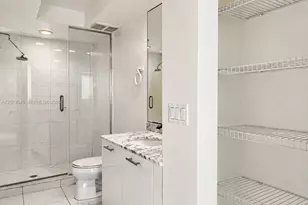 55 SE 6th St, Miami, FL 33131 - Photo 13