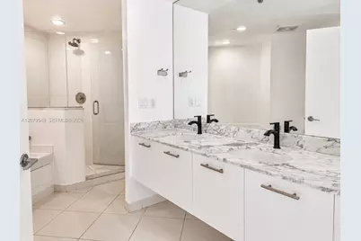 55 SE 6th St #1510, Miami, FL 33131 - Photo 9
