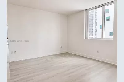 55 SE 6th St #1510, Miami, FL 33131 - Photo 11