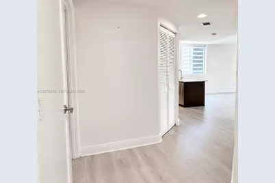 55 SE 6th St #1510, Miami, FL 33131 - Photo 21