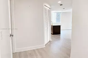 55 SE 6th St, Miami, FL 33131 - Photo 21