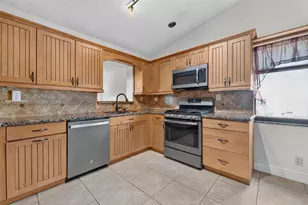 7508 SW 6th Ct, North Lauderdale, FL 33068 - Photo 5