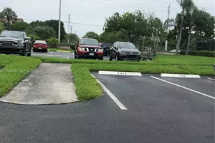 301 SW 135th Ave, Pembroke Pines, FL 33027 - Photo 19
