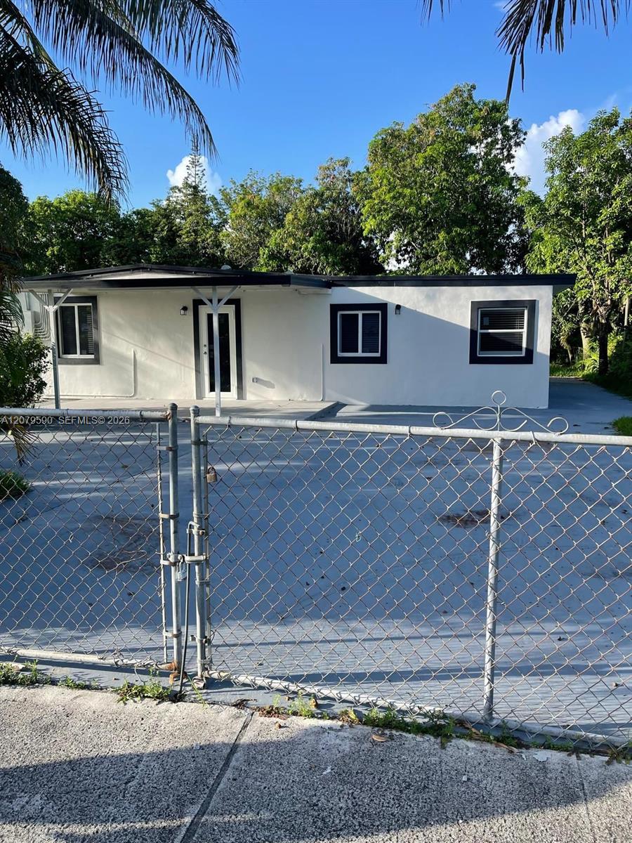 5764 E 5th Ave - 5764 E 5th Ave, Hialeah, FL 33013 Luxury Property | Jose Angel Pina