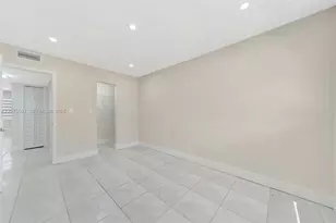 4051 NE 13th Ave, Oakland Park, FL 33334 - Photo 17