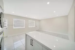 4051 NE 13th Ave, Oakland Park, FL 33334 - Photo 9