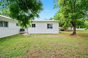 4 Transylvania Ave, Key Largo, FL 33037 - Photo 15