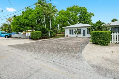 4 Transylvania Ave #B, Key Largo, FL 33037 - Photo 3