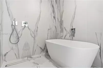 1400 Biscayne Blvd #804, Miami, FL 33132 - Photo 9