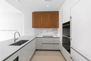 1400 Biscayne Blvd, Miami, FL 33132 - Photo 3