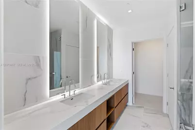 1400 Biscayne Blvd #804, Miami, FL 33132 - Photo 7