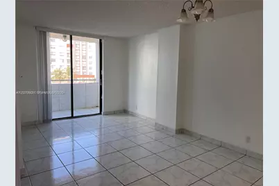 546 SW 1st St #611, Miami, FL 33130 - Photo 3