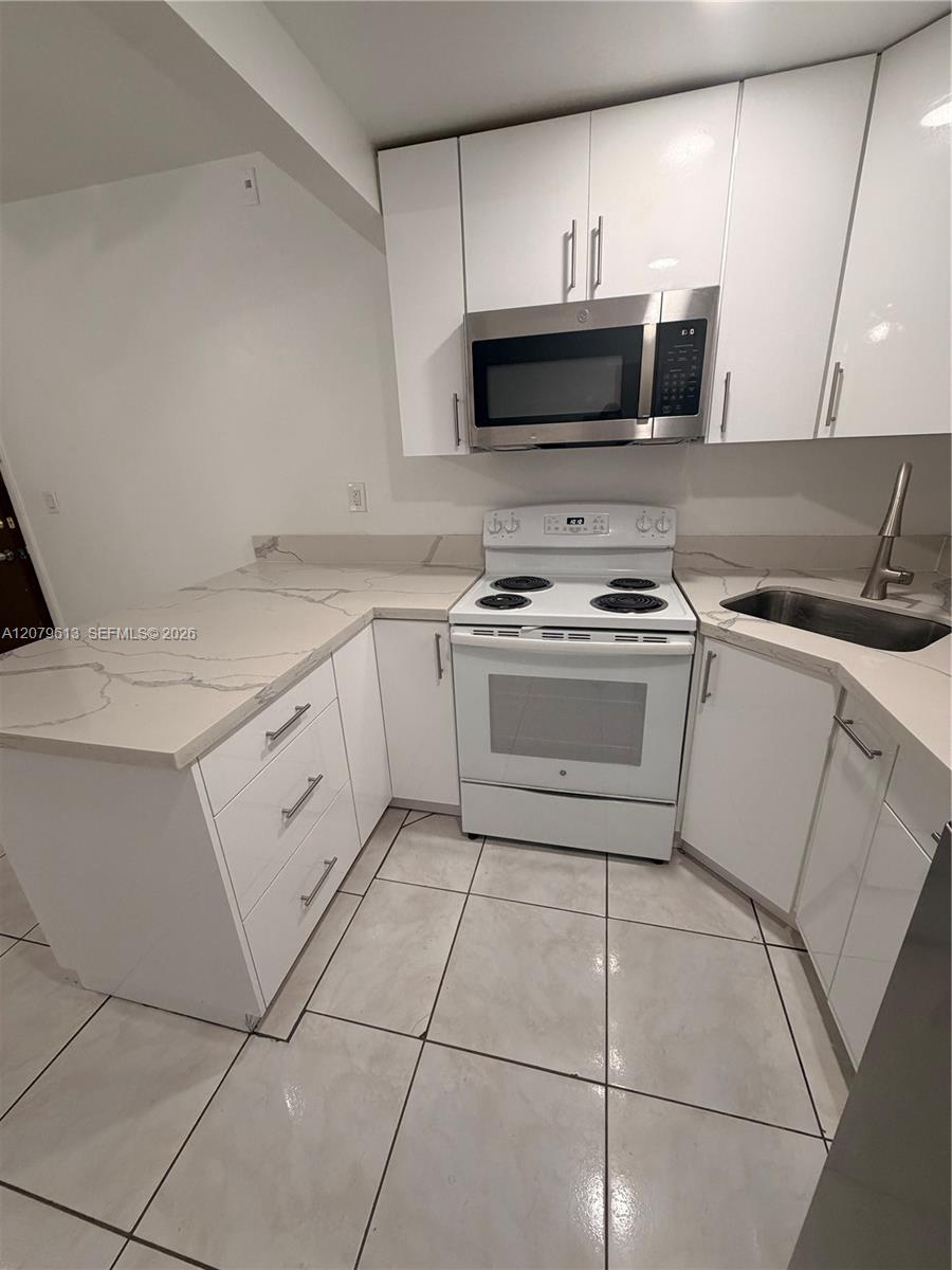 4715 NW 7th St #108-2 - 4715 NW 7th St #108-2, Miami, FL 33126 Luxury Property | Jose Angel Pina