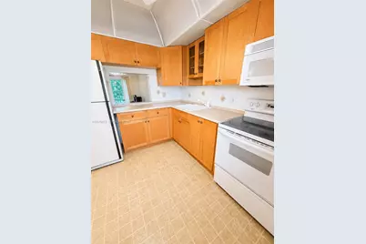 1035 Country Club Dr #408, Margate, FL 33063 - Photo 9