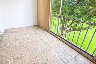 1035 Country Club Dr, Margate, FL 33063 - Photo 31