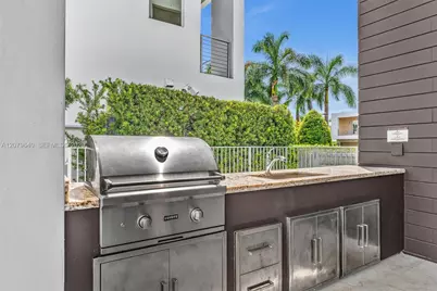 9870 NW 74th Ter, Doral, FL 33178 - Photo 23