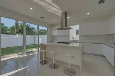 9870 NW 74th Ter, Doral, FL 33178 - Photo 43