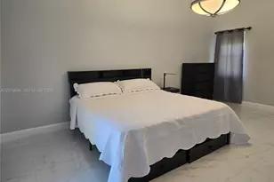 10901 NW 6th Ct, Plantation, FL 33324 - Photo 9