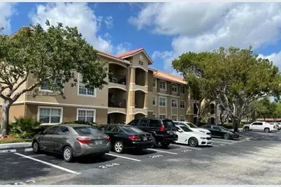 215 SW 117th Ter #14204, Pembroke Pines, FL 33025 - Photo 3