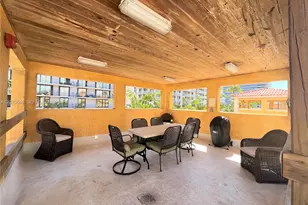 8888 Collins Ave, Surfside, FL 33154 - Photo 17