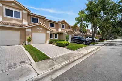 15891 SW 12th St, Pembroke Pines, FL 33027 - Photo 3