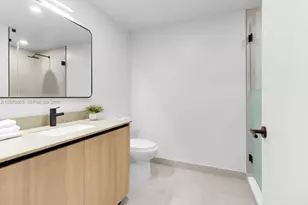 121 NE 5th St, Miami, FL 33132 - Photo 19