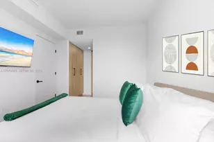 121 NE 5th St, Miami, FL 33132 - Photo 29