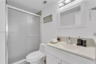 7441 Wayne, Miami Beach, FL 33141 - Photo 35