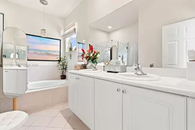 2466 NE 3rd Ct, Homestead, FL 33033 - Photo 15