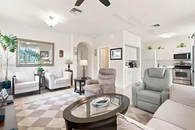 2466 NE 3rd Ct, Homestead, FL 33033 - Photo 5